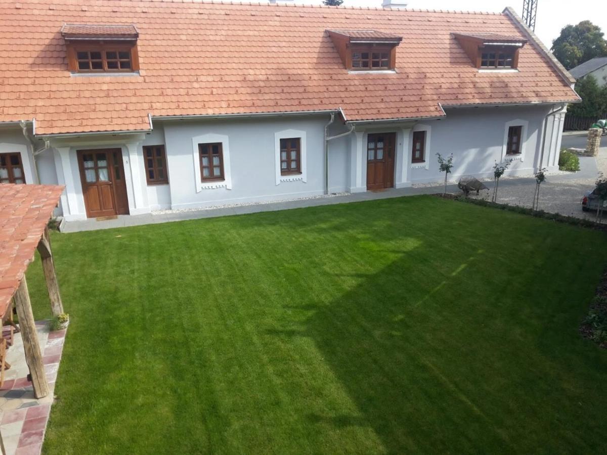 Aracsi Vendeghaz Hotel Balatonfüred Buitenkant foto