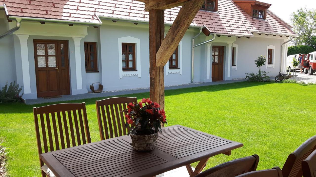 Aracsi Vendeghaz Hotel Balatonfüred Buitenkant foto