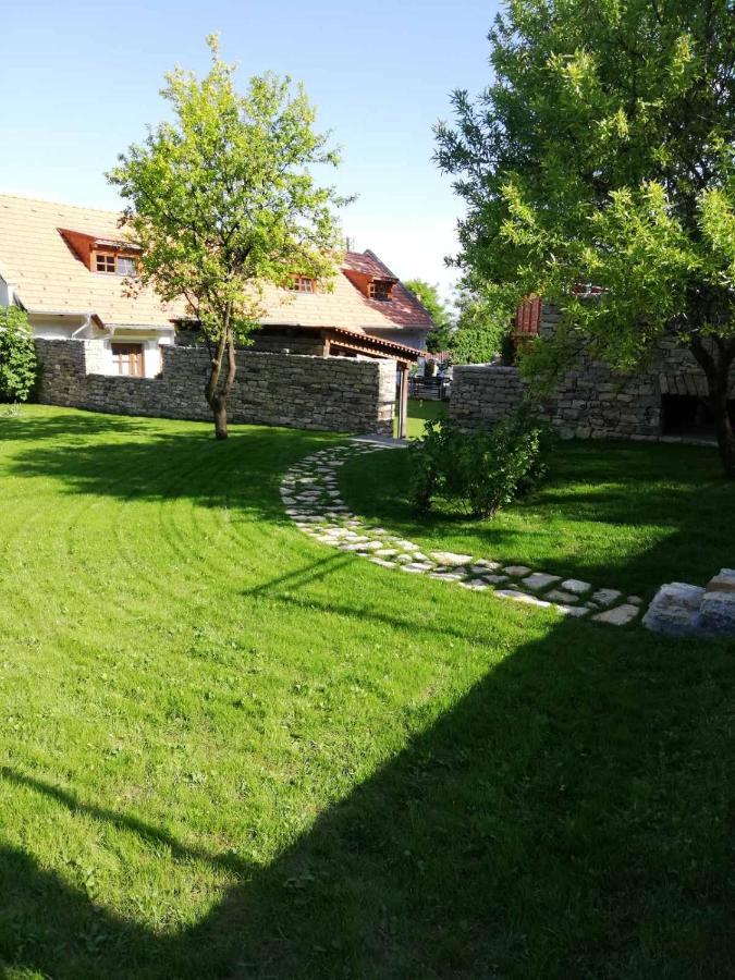 Aracsi Vendeghaz Hotel Balatonfüred Buitenkant foto